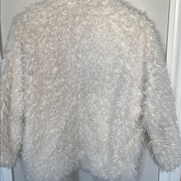 Cozy shaggy cover up with pockets - Picture 3 of 5